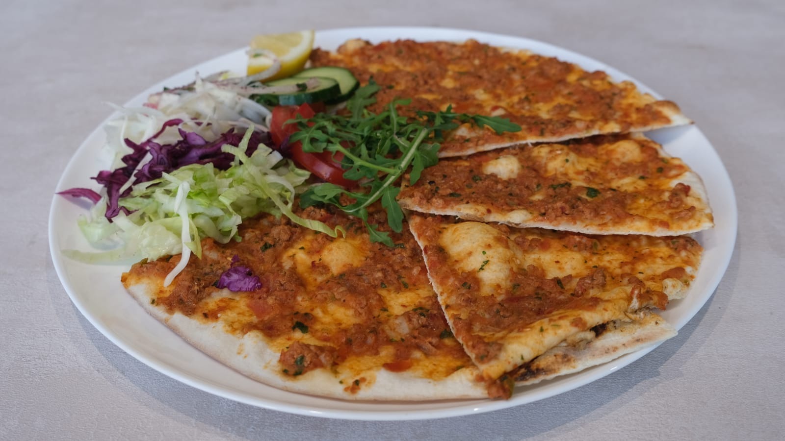 Lahmacun servisi
